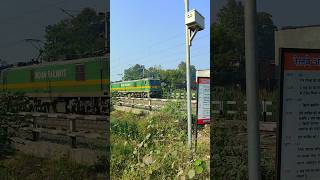 Azamgarh Belaisa Railway Crossing train engine maalgadi speed viralvideos [upl. by Cestar959]