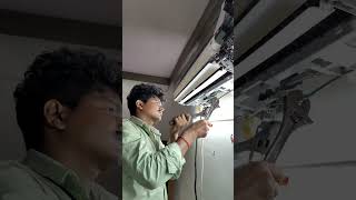 daikin ac uninstallation video acservice acfitting acservicing automobile [upl. by Ahseeyt]