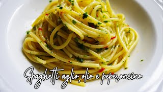 Spaghetti aglio olio e peperoncino come si prepara  Davide De Vita [upl. by Ias]