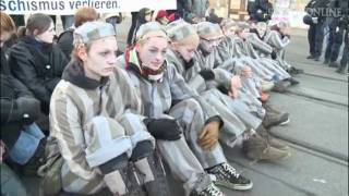 Bizarrer Aufmarsch 1200 militante Neonazis ziehen durch Magdeburg  DER SPIEGEL [upl. by Zsa773]