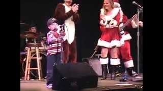 3 year old sings WELCOME TO JUNGLE live on college stage [upl. by Haletta936]