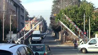 Mariano Comense I Passaggio a Livello  Level crossing [upl. by Wiersma]