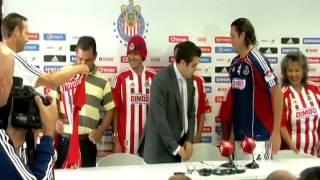 Chivas presenta a su último refuerzo la afición [upl. by Eldwin]