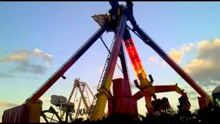 Atracción Boomerang en las Fiestas de Alcobendas 2012  Madrid [upl. by Cooke691]