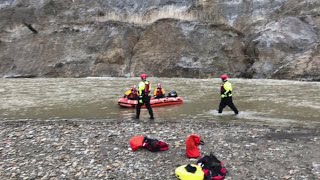 Kayakers rescued Chagrin River [upl. by Eidua578]