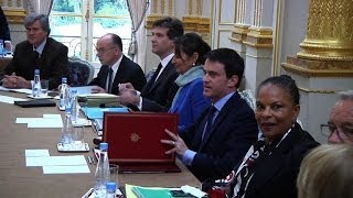 Premier conseil des ministres du gouvernement Valls [upl. by Inoliel]