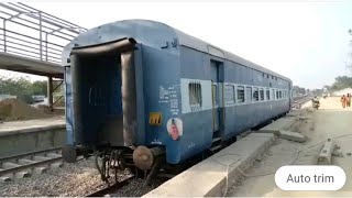 TPM and Camping Coach reached Lakhimpur  लखीमपुर स्टेशन पहुंची ट्रैक पैकिंग मशीन [upl. by Lathe]