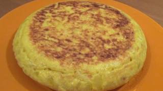 Tortilla de patatas  Receta de cocina española [upl. by Anecuza]