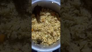 Easy amp simple vegetable rice in pressure cooker cooking youtubeshorts viralvideo trending food [upl. by Sheedy238]