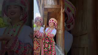 Please enjoy the Miao dance This is our local ethnic customs The Miao girl [upl. by Yeliac]