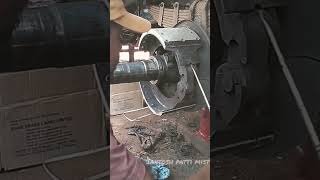 truck indian truck diesel tata brake shoe drum Brake mechanic lovelysaddam [upl. by Siol562]