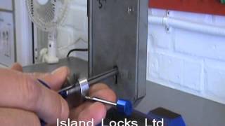 Chubb110 Detainer Lock  part 1 [upl. by Lundgren]