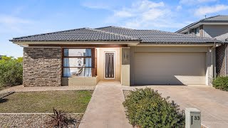 33 Settlement Rd Tarneit VIC 3029 [upl. by Arimas]