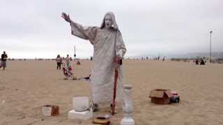 Levitation in Santa Monica pier California Where is the trick [upl. by Arymahs914]