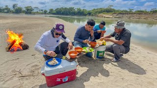 Pesca con Arpon robalo y mojarras grandes cocinando en un hermoso playón del río [upl. by Anolahs]