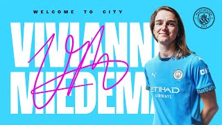 quotI WANT TO PLAY WITH THE BEST PLAYERS IN THE WORLDquot  Vivianne Miedema Signs For City [upl. by Ylen220]