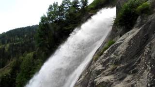 Italien Südtirol Partschins Wasserfall in der Nähe von Meran [upl. by Adnwahsar689]