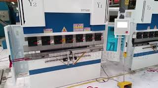 The difference between dual servo CNC bending machine and ordinary CNC bending machine La [upl. by Atsyrk]