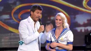 Showmatch 2012  El romántico momento entre Marcelo Tinelli y Alexandra Larsson [upl. by Nawj283]