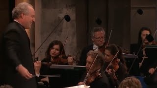 Schostakowitsch Waltz Nr 2  Open Air Munich 2017  Conductor Manfred Honeck [upl. by Adnilg]