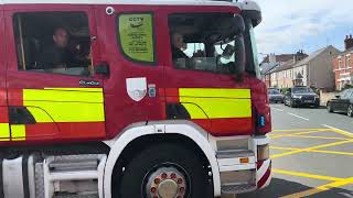 South Yorkshire Fire amp Rescue Askern Fire Station Responding [upl. by Imot619]