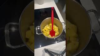 VICHYSSOISE  LORENZOS PLAN  PARTE 1 🇫🇷🥔🥛🥳 fyp viralvideo [upl. by Bartholomeus]