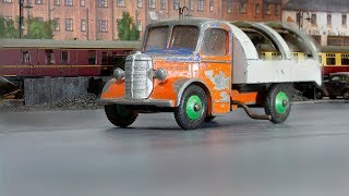 DINKY TOY 252 REFUSE TRUCK [upl. by Eeb]