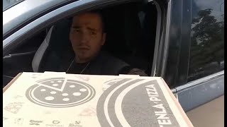 Millonario regala casa amueblada si le ayudas a entregar unas pizzas 😭 [upl. by Adnimra30]