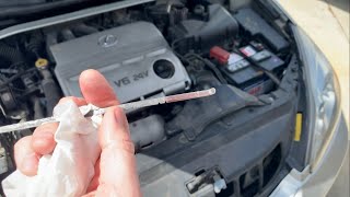 How to check the transmission fluid level on a Lexus ES300 car￼ [upl. by Milda173]