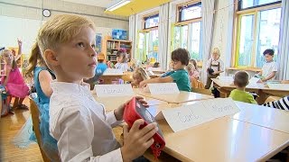 Erster Schultag an der FranzvonAssisiSchule [upl. by Shama309]