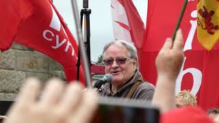 Yma o Hyd singing led by Dafydd Iwan at the Welsh Independence March Caernarfon Cymru Wales 27719 [upl. by Eneleahs206]