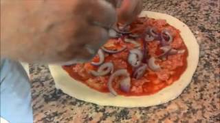 pizza con cipolla e salsiccia [upl. by Areema]