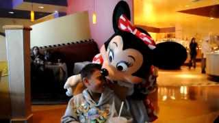 Minnie Mouse Falls in Love with Jr at Goofys Kitchen [upl. by Amo]