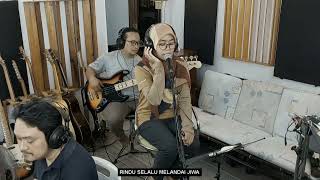 menimbang Rasa  live cover [upl. by Htebyram]