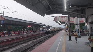 Jangipur Express Arrival at Nawadwip Dham [upl. by Julissa]