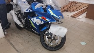 2017 Suzuki GSX 150R Race Edition Review  Price  Mileage [upl. by Goodhen]