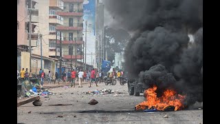 Guinée  un mort pendant une manifestation contre la junte [upl. by Huckaby]