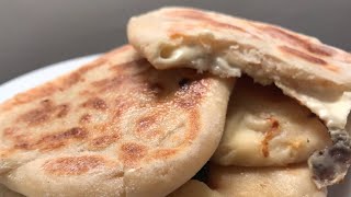 Naan au fromage  Recette facile Naan fromage [upl. by Nawak50]