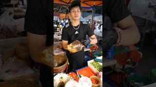 a skilled chef  Thai street food [upl. by Jaquenette]