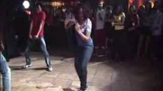 Kizomba  Ombaka Kuduro dança angolana [upl. by Annoeik]