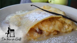 Bayerischer Apfelstrudel  Rezept mit quotausgezogenemquot Strudelteig [upl. by Rap]