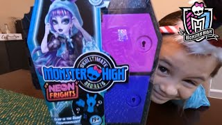 Twyla Boogeyman  Monster High Neon Frights Unboxing  Munchkin World [upl. by Millan974]