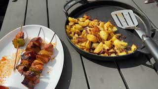 Bratkartoffeln zubereiten auf dem Weber Spirit Gasgrill in Gusseisenpfanne Anleitung [upl. by Adian511]