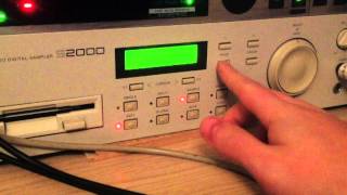 How to get Sampling vinyl on Akai S 2000 Tutorial Making Beats [upl. by Mojgan]