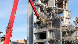 Canterbury Earthquake Demolition  Establishment Apartments Highreach excavator [upl. by Gorges]