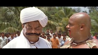 Pailwan Insults and Challenges Srinivas Murthy in Village  Soundarya  Sipayi Kannada Movie Scene [upl. by Meelas]