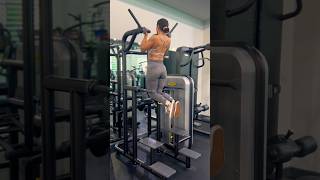 Assisted Chinups Undergandgrip pull up Technogym Assisted Pullup Machine chinups pullups [upl. by Yvehc]