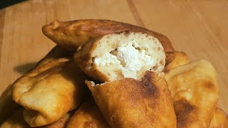 ΠΑΝΕΥΚΟΛΕΣ ΠΙΤΟΥΛΕΣ ΣΤΟ ΤΗΓΑΝΙ ΜΕ ΤΥΡΙ VERY DELICIUS AND EASY FRIED CHEESE PIE [upl. by Etnoved]