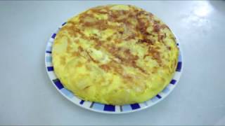 Tortilla de Patatas Perfecta  Receta de cocina Española [upl. by Airetnohs356]