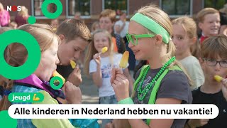 Kinderen vieren laatste schooldag voor zomervakantie [upl. by Zendah]